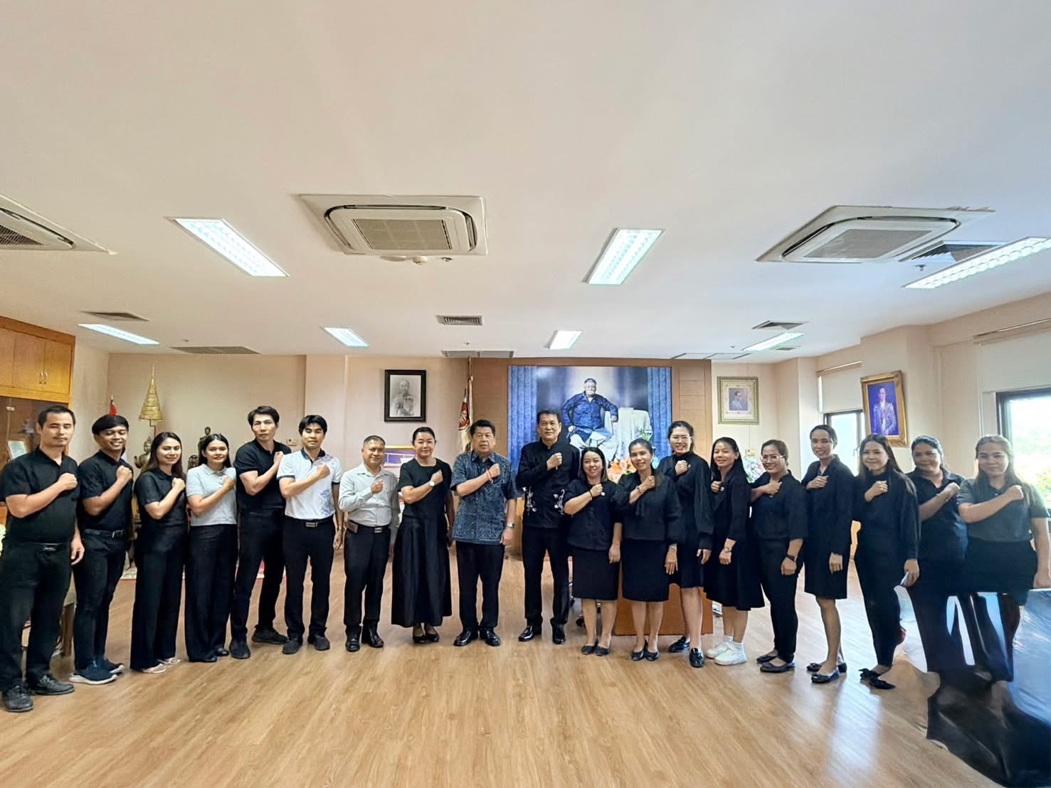 🎊🙏 พจ.ระนอง นำจนท.พัฒนาชุมชน เข้าคารวะและขอพรปีใหม่ 2569 จากผู้ว่าราชการจังหวัด และรองผู้ว่าราชการจังหวัด 🙏🎊