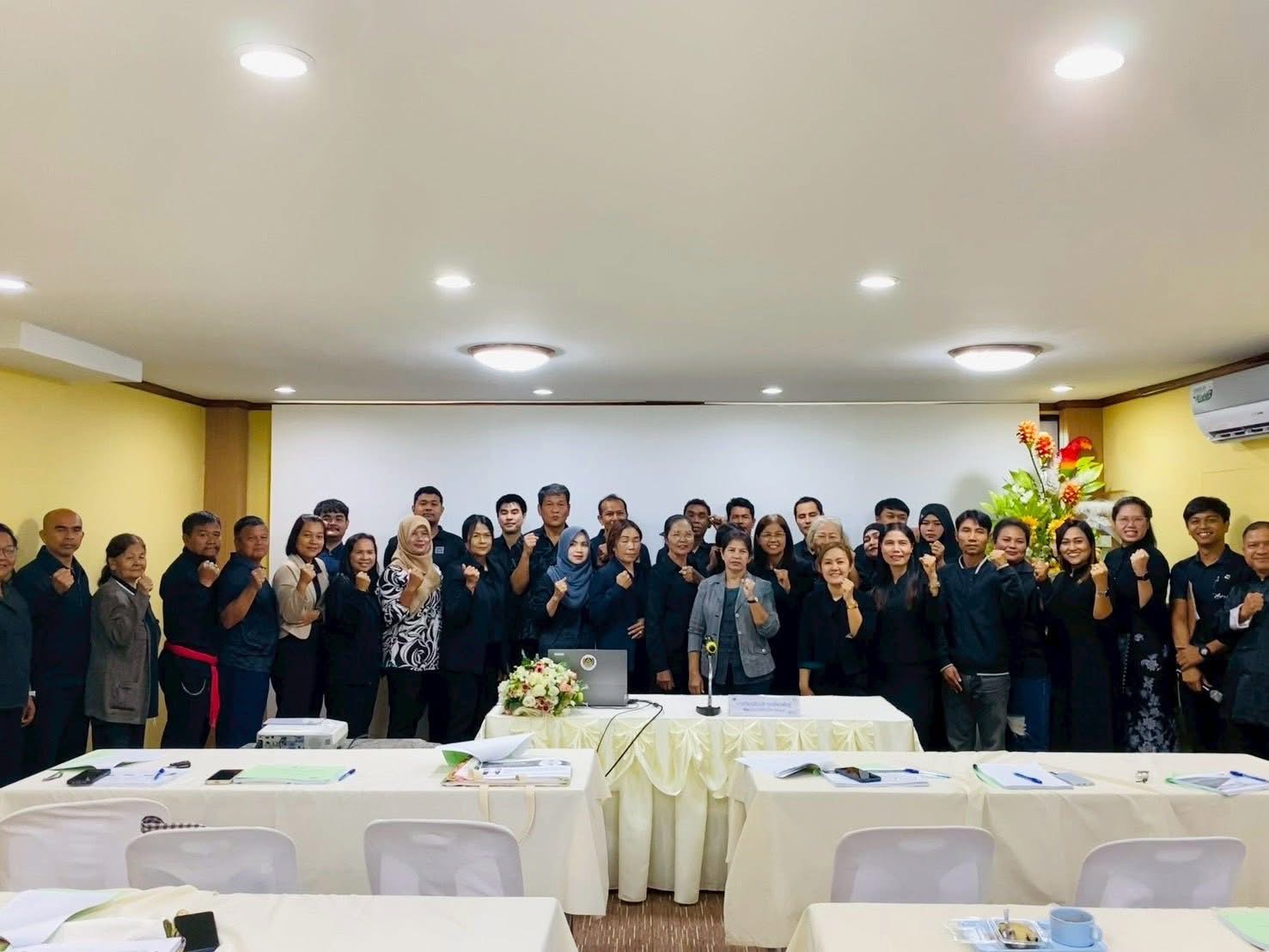 พช.ระนอง ขับเคลื่อนงานเครือข่ายกลุ่มออมทรัพย์เพื่อการผลิต ยกระดับศูนย์เรียนรู้กลุ่มออมทรัพย์ฯ จังหวัดระนอง ✨