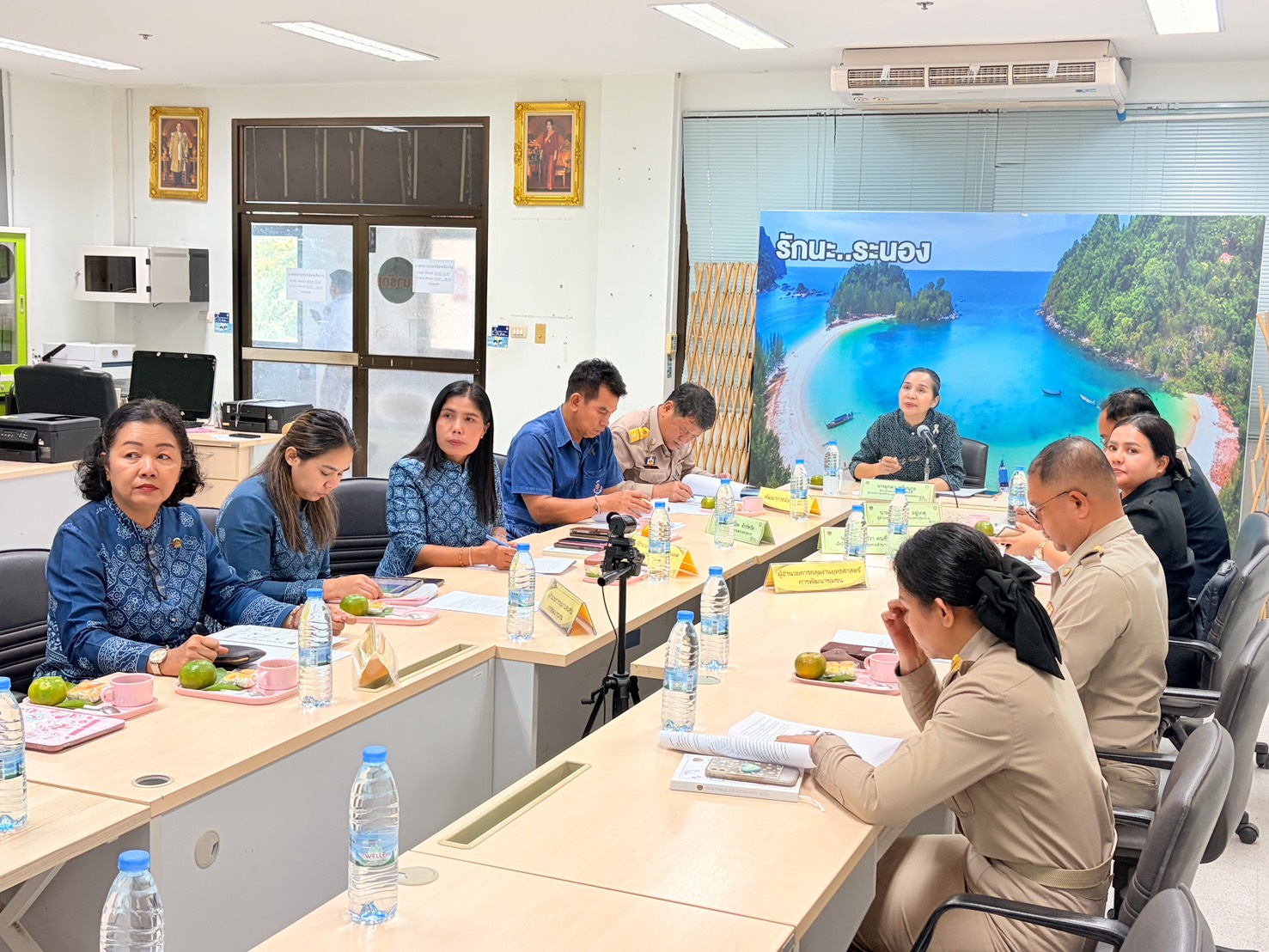 พช.ระนอง รุกเข้ม  ขานรับนโยบายผู้ตรวจราชการกรมฯ เดินหน้าขับเคลื่อนงานพัฒนาชุมชน มุ่งเป้าเศรษฐกิจฐานรากมั่นคง