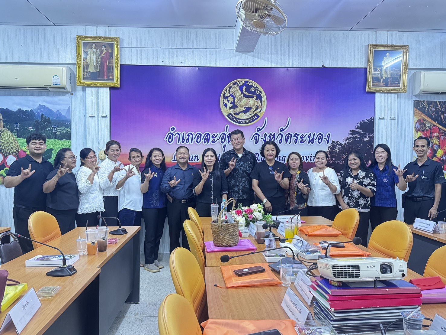 พช.ระนอง ดำเนินการคัดเลือกคนกองทุนพัฒนาบทบาทสตรีดีเด่นระดับจังหวัด ตามโครงการเชิดชูเกียรติคนกองทุนพัฒนาบทบาทสตรี ประจำปี 2569 กิจกรรมที่ 1 การคัดเลือกคนกองทุนพัฒนาบทบาทสตรีดีเด่นระดับจังหวัด