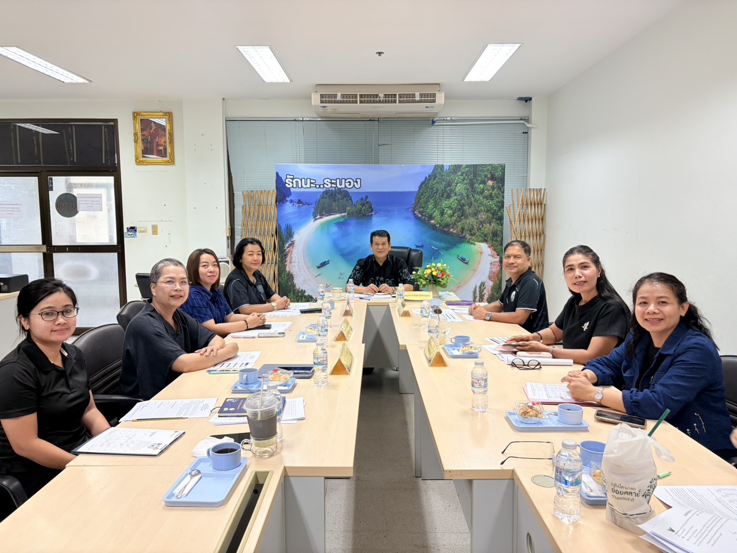 พช.ระนอง ประชุมผู้บริหาร และนักวิชาการพัฒนาชุมชนสำนักงานพัฒนาชุมชนจังหวัดระนอง