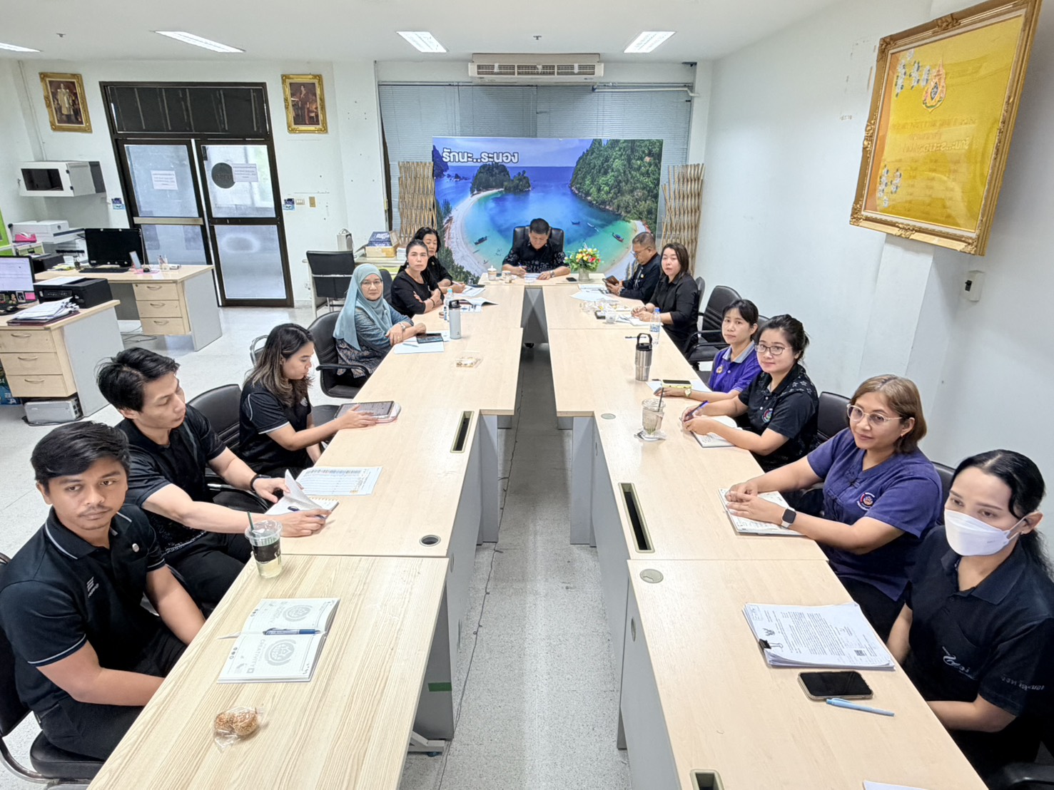 พช.ระนอง ร่วมประชุมกรมการพัฒนาชุมชน ครั้งที่ 7/2569 ขับเคลื่อนภารกิจพัฒนาชุมชนตามนโยบายสำคัญของรัฐบาลและกระทรวงมหาดไทย